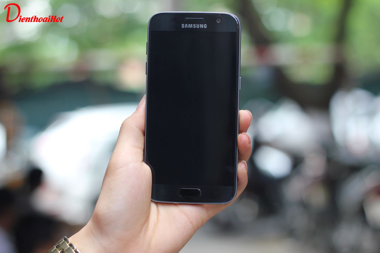 Mặt trước của Galaxy S7 Xách Tay Mỹ không có sự khác biệt so với máy Quốc Tế