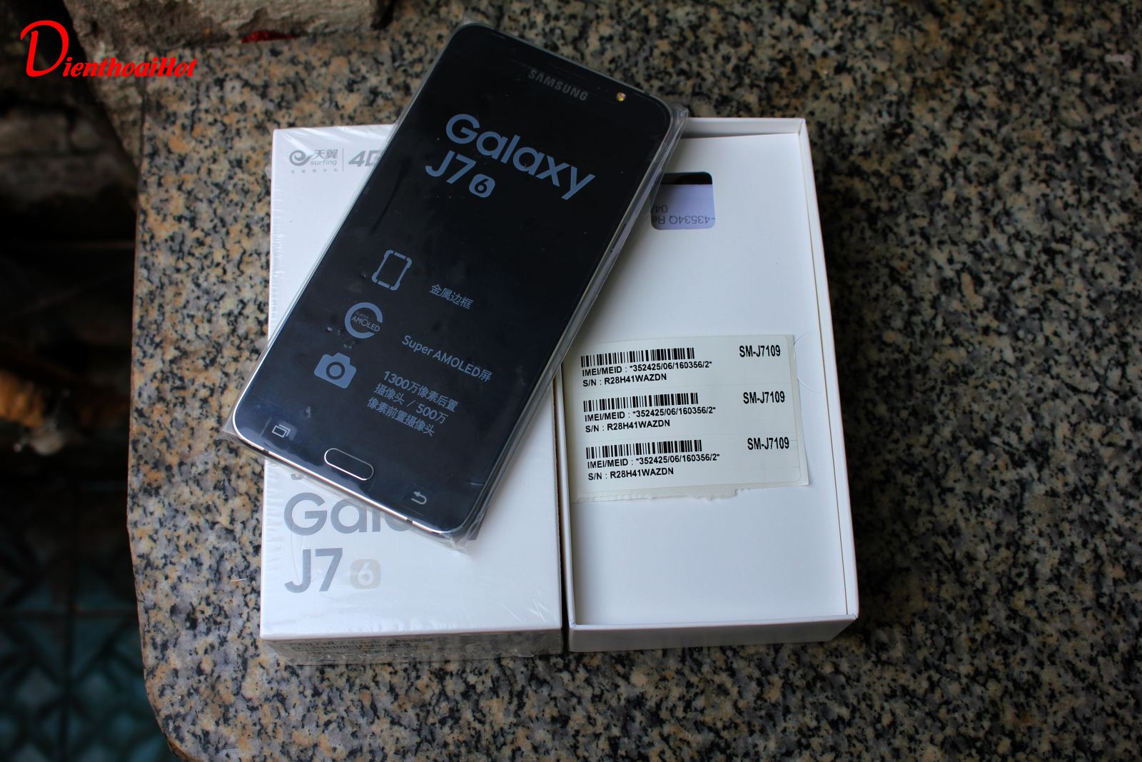 Mở hộp Samsung Galaxy J7 xách tay