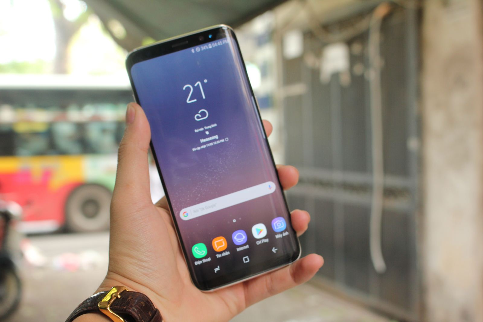 Samsung Galaxy S8 Plus qua tay Dienthoaihot về và phân phối người dùng Việt Nam